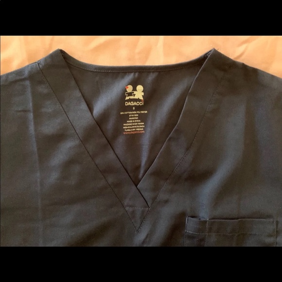 DAGACCI SCRUB TOP SMALL NAVY NWOT - Picture 11 of 12